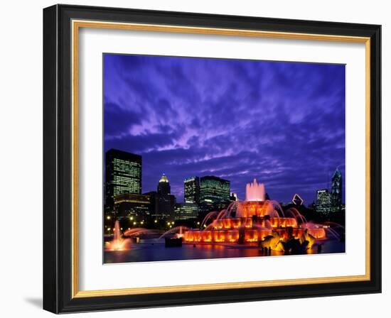 Buckingham Fountain and City Skyline, Chicago, Illinois, USA-Steve Vidler-Framed Photographic Print