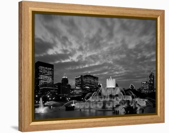 Buckingham Fountain and City Skyline, Chicago, Illinois, USA-Steve Vidler-Framed Premier Image Canvas