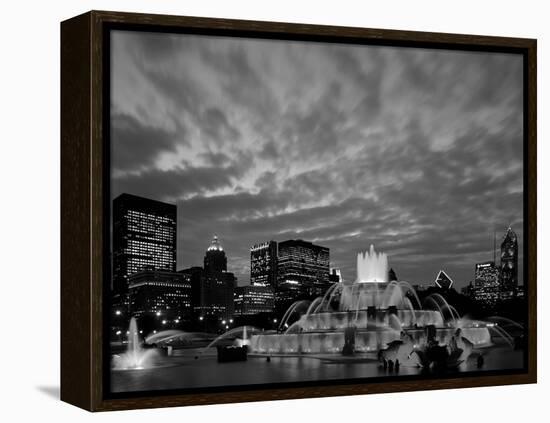 Buckingham Fountain and City Skyline, Chicago, Illinois, USA-Steve Vidler-Framed Premier Image Canvas