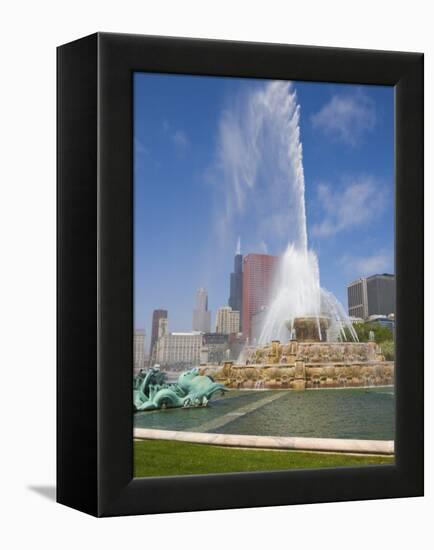 Buckingham Fountain in Grant Park, Chicago, Illinois, United States of America, North America-Amanda Hall-Framed Premier Image Canvas