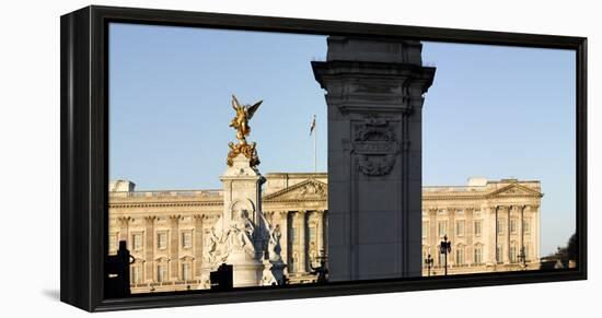 Buckingham Palace and the Victoria Memorial, London-Richard Bryant-Framed Premier Image Canvas