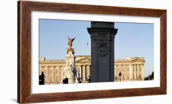 Buckingham Palace and the Victoria Memorial, London-Richard Bryant-Framed Photographic Print