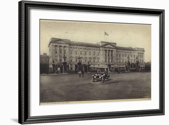 Buckingham Palace in the City of Westminster-null-Framed Photographic Print