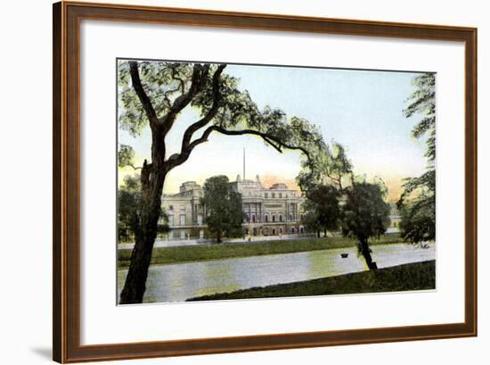 Buckingham Palace, London, 20th Century-null-Framed Giclee Print