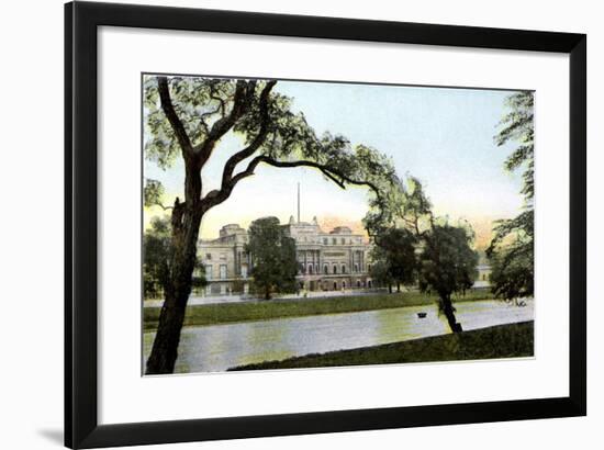 Buckingham Palace, London, 20th Century-null-Framed Giclee Print