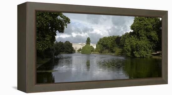 Buckingham Palace, St James Park, London-Richard Bryant-Framed Premier Image Canvas