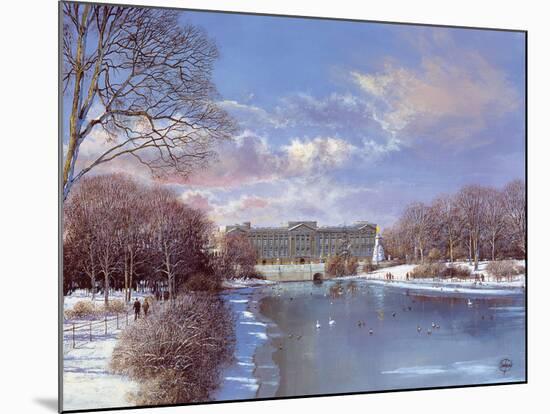 Buckingham Palace-Clive Madgwick-Mounted Giclee Print