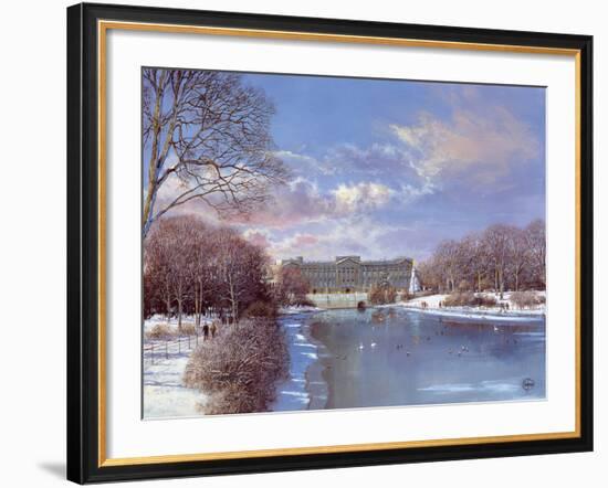 Buckingham Palace-Clive Madgwick-Framed Giclee Print