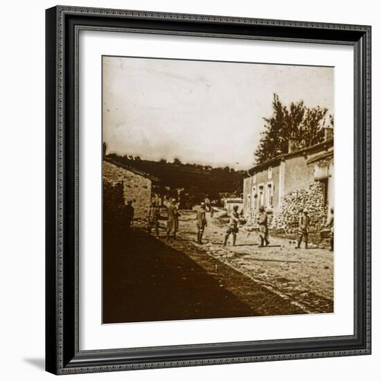 Building defences, c1914-c1918-Unknown-Framed Photographic Print
