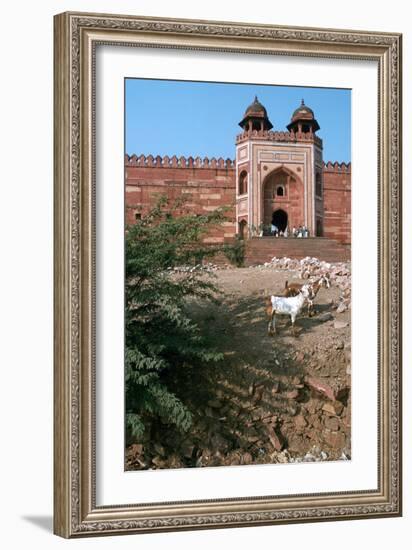 Buland Darwaza, Fatehpur Sikri, Agra, Uttar Pradesh, India-Vivienne Sharp-Framed Photographic Print