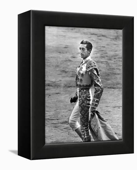 Bullfighter Manolete Accepting Applause of Crowd After Dispatching his Second Bull of the Afternoon-Tony Linck-Framed Premier Image Canvas