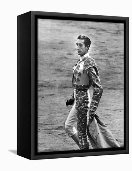 Bullfighter Manolete Accepting Applause of Crowd After Dispatching his Second Bull of the Afternoon-Tony Linck-Framed Premier Image Canvas