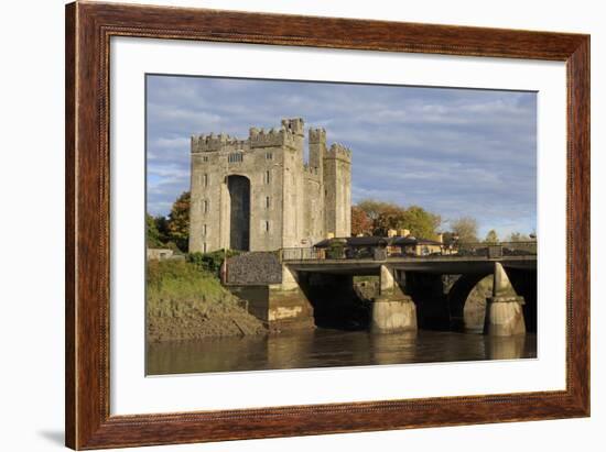 Bunratty Castle, County Clare, Munster, Republic of Ireland, Europe-Richard Cummins-Framed Photographic Print