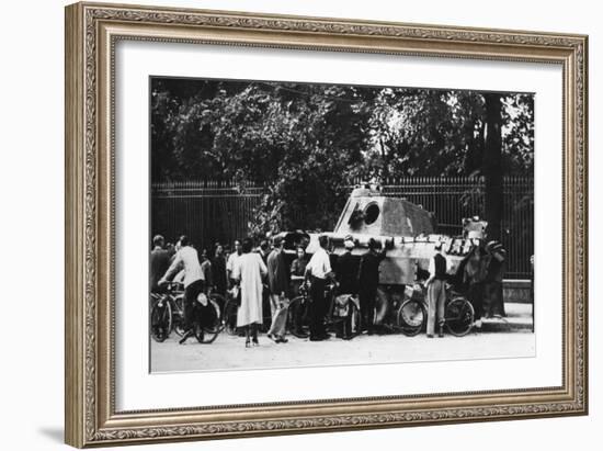 Bystanders Examining an Abandoned Tank on the Rue De Medicis, Liberation of Paris, August 1944-null-Framed Giclee Print