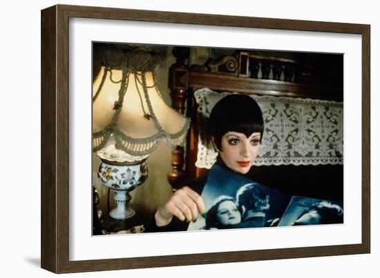 Cabaret, Liza Minnelli, 1972-null-Framed Premium Photographic Print