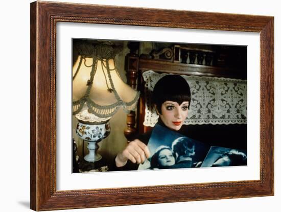 Cabaret, Liza Minnelli, 1972-null-Framed Premium Photographic Print