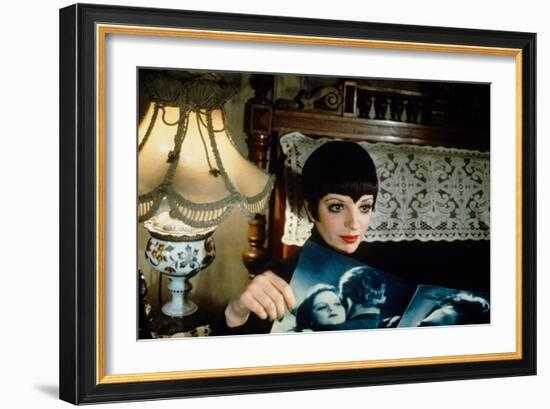 Cabaret, Liza Minnelli, 1972-null-Framed Premium Photographic Print