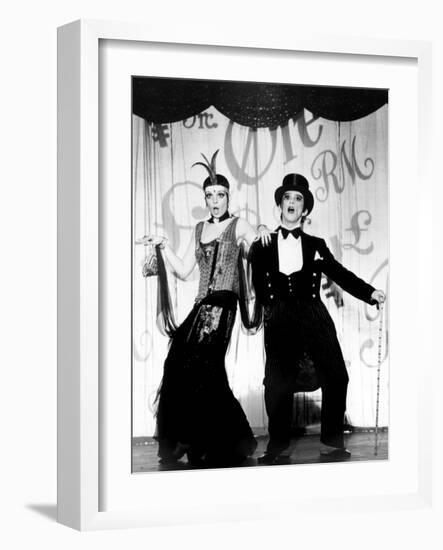 Cabaret, Liza Minnelli, Joel Grey, 1972-null-Framed Photo