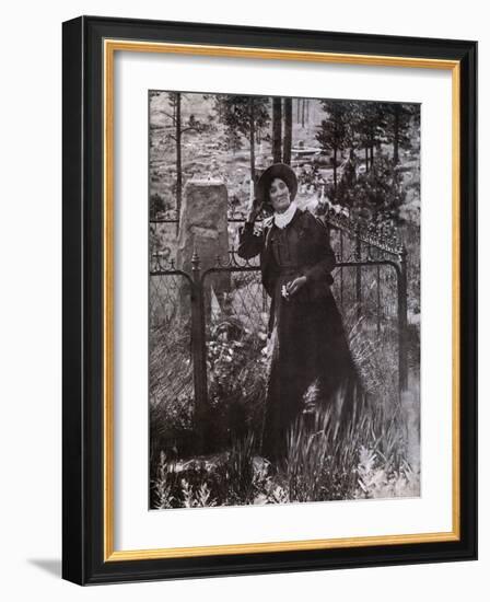 Calamity Jane at the Grave of Buffalo Bill in 1900-null-Framed Photo