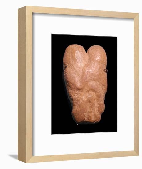 Calcite statuette showing two humans in an embrace, 30th century BC-Unknown-Framed Giclee Print