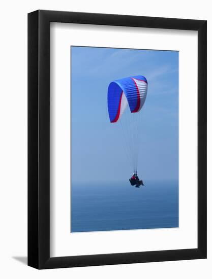 California, San Diego. Hang Glider Flying at Torrey Pines Gliderport-Steve Ross-Framed Photographic Print