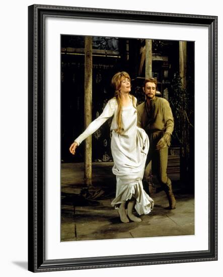 Camelot, Vanessa Redgrave As Queen Guenevere, Richard Harris As King Arthur, 1967-null-Framed Photo