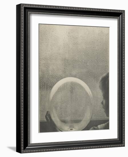 Camera Work, juillet 1908 : Drops of rain-Clarence White-Framed Giclee Print