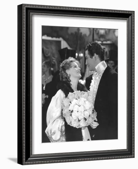 Camille by George Cukor, based on a novel by Alexandre Dumas son, with Greta Garbo, Robert Taylor, -null-Framed Photo