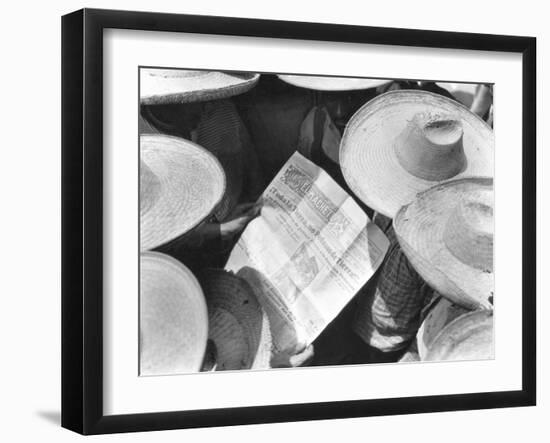 Campesinos Reading El Machete, Mexico City, 1929-Tina Modotti-Framed Giclee Print