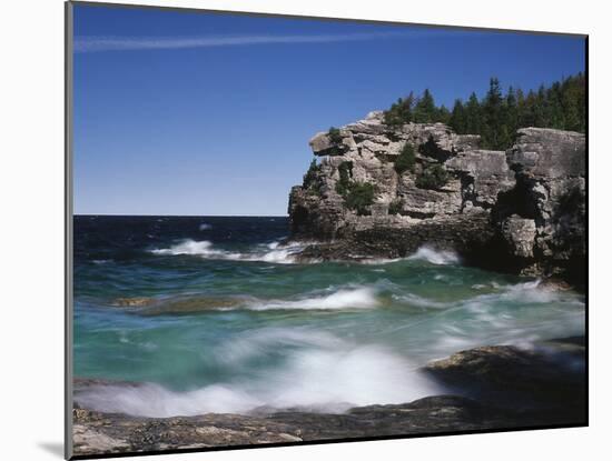 Canada, Ontario, Lake Huron in Bruce Peninsula National Park-Mike Grandmaison-Mounted Photographic Print