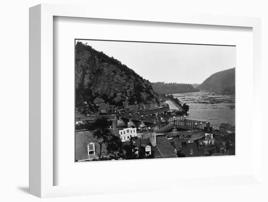 Canal-null-Framed Photographic Print