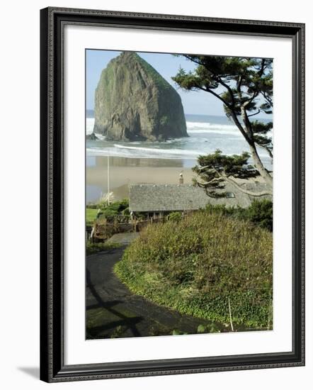 Cannon Beach, Oregon, USA-Ethel Davies-Framed Photographic Print