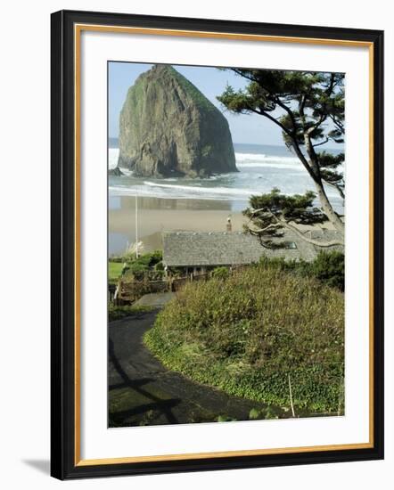 Cannon Beach, Oregon, USA-Ethel Davies-Framed Photographic Print