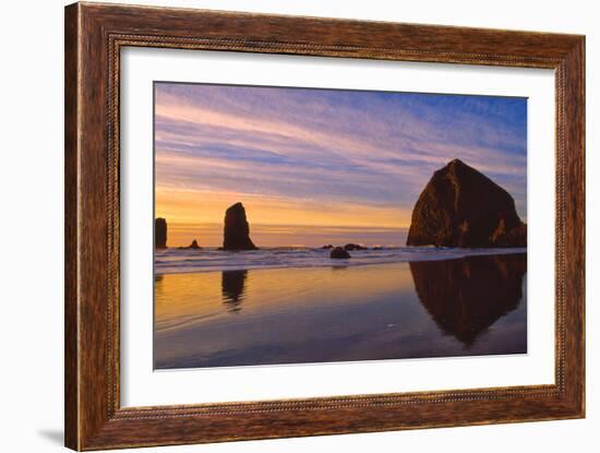 Cannon Beach V-Ike Leahy-Framed Photographic Print