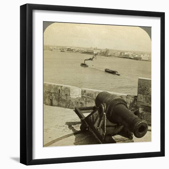 Cannon, Morro Castle, Havana, Cuba-Underwood & Underwood-Framed Photographic Print