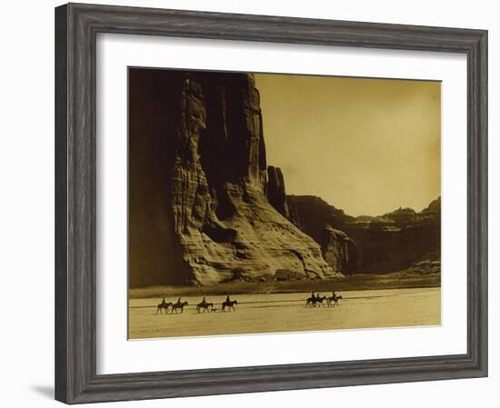 Canon De Chelly, Arizona, Navaho (Trail of Tears)-Edward S Curtis-Framed Giclee Print