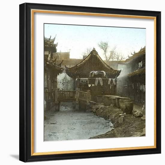 Canton (China), Courtyard of a House, 1860-Leon, Levy et Fils-Framed Photographic Print