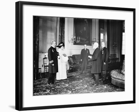 Captain Rostron of the Carpathia is presented with the American Cross of Honour, 1913-Harris & Ewing-Framed Photographic Print