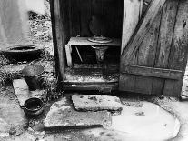 Outdoor Toilet, 1935-Carl Mydans-Photographic Print