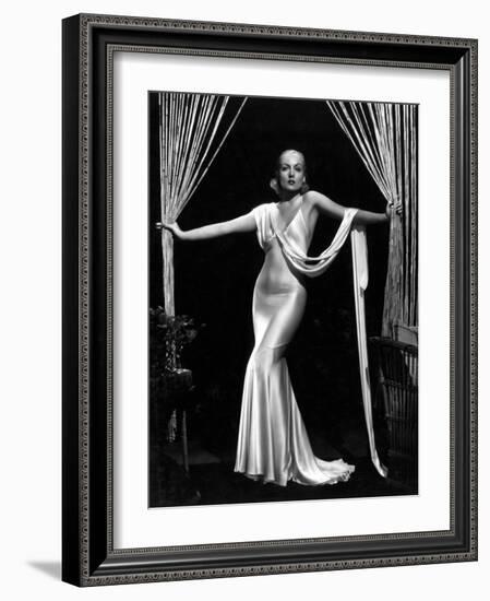 Carole Lombard, 1933-null-Framed Photographic Print