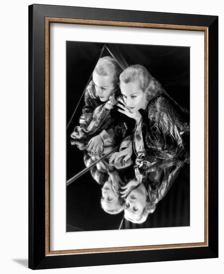 Carole Lombard, 1935-null-Framed Photographic Print