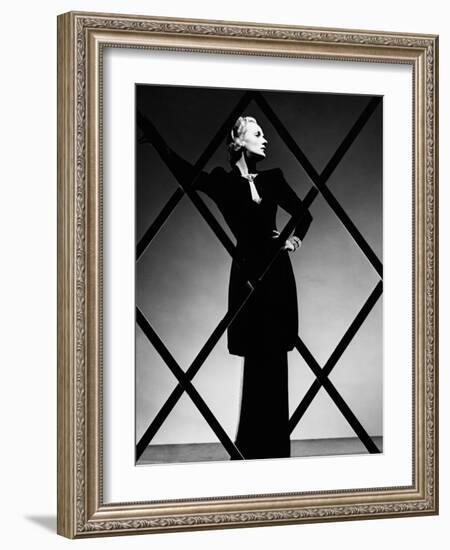 Carole Lombard, 1940-null-Framed Photographic Print