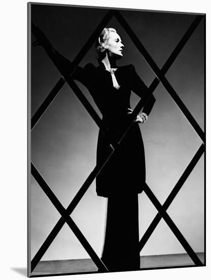 Carole Lombard, 1940-null-Mounted Photographic Print