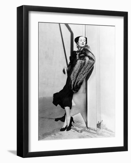 Carole Lombard-null-Framed Photographic Print