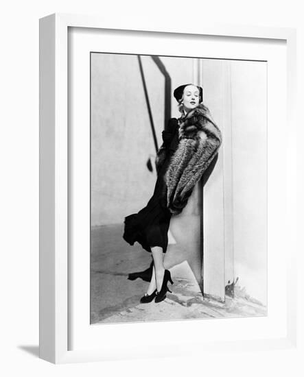 Carole Lombard-null-Framed Photographic Print