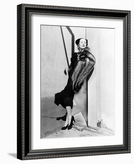 Carole Lombard-null-Framed Photographic Print