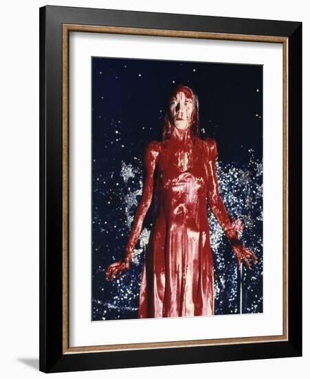 CARRIE, 1976 directed by BRIAN by PALMA Sissy Spacek (photo)-null-Framed Photo