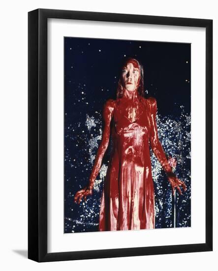 CARRIE, 1976 directed by BRIAN by PALMA Sissy Spacek (photo)-null-Framed Photo