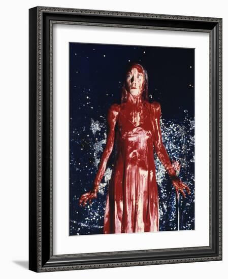 CARRIE, 1976 directed by BRIAN by PALMA Sissy Spacek (photo)-null-Framed Photo