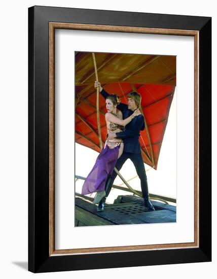 CARRIE FISHER; MARK HAMILL. "STAR WARS: EPISODE VI-RETURN OF THE JEDI" [1983], directed by RICHA...-null-Framed Photographic Print